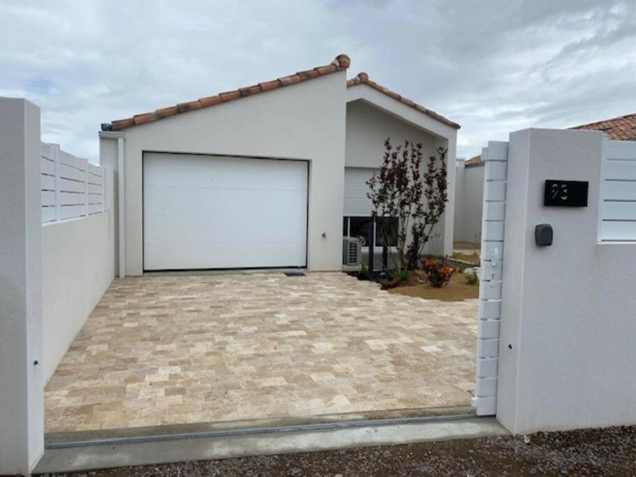 Maison Neuve Zone Coulee Verte Menant A L'Ocean Saint-Gilles-Croix-de-Vie Exterior photo